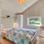 Bole - 400m From The Sea By Interhome