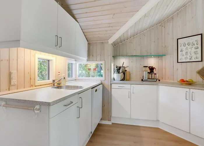 Bole - 400m From The Sea By Interhome *