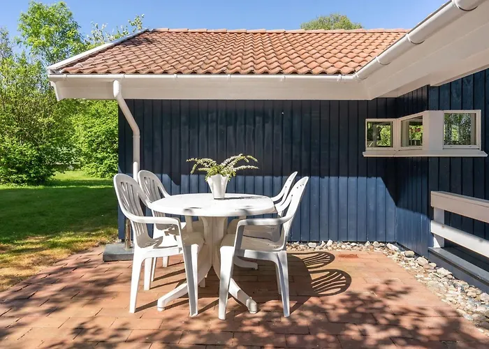 Bole - 400m From The Sea By Interhome